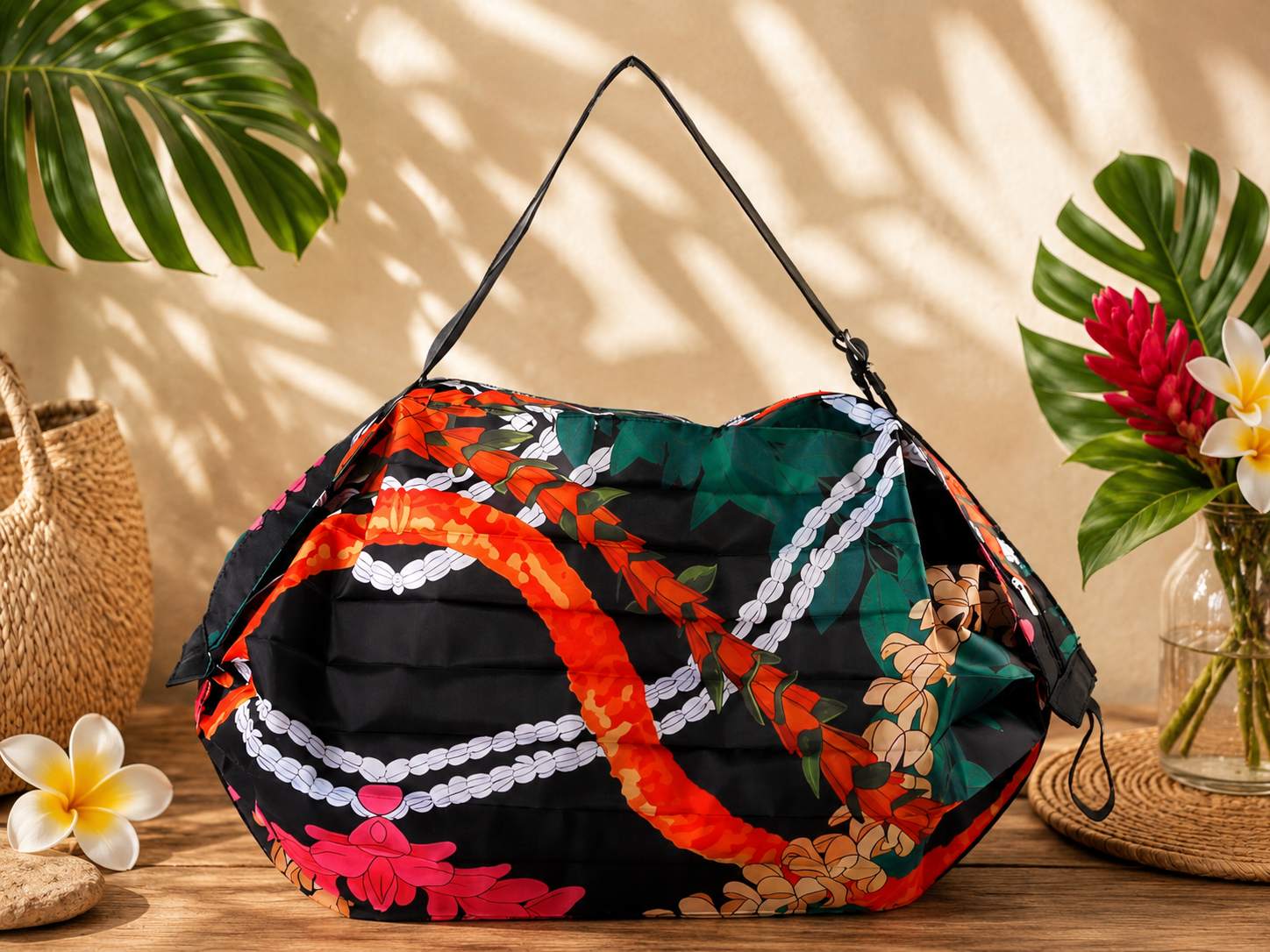Hawaiian Floral Foldable Duffle Bag – Colorful Pikake Black Print